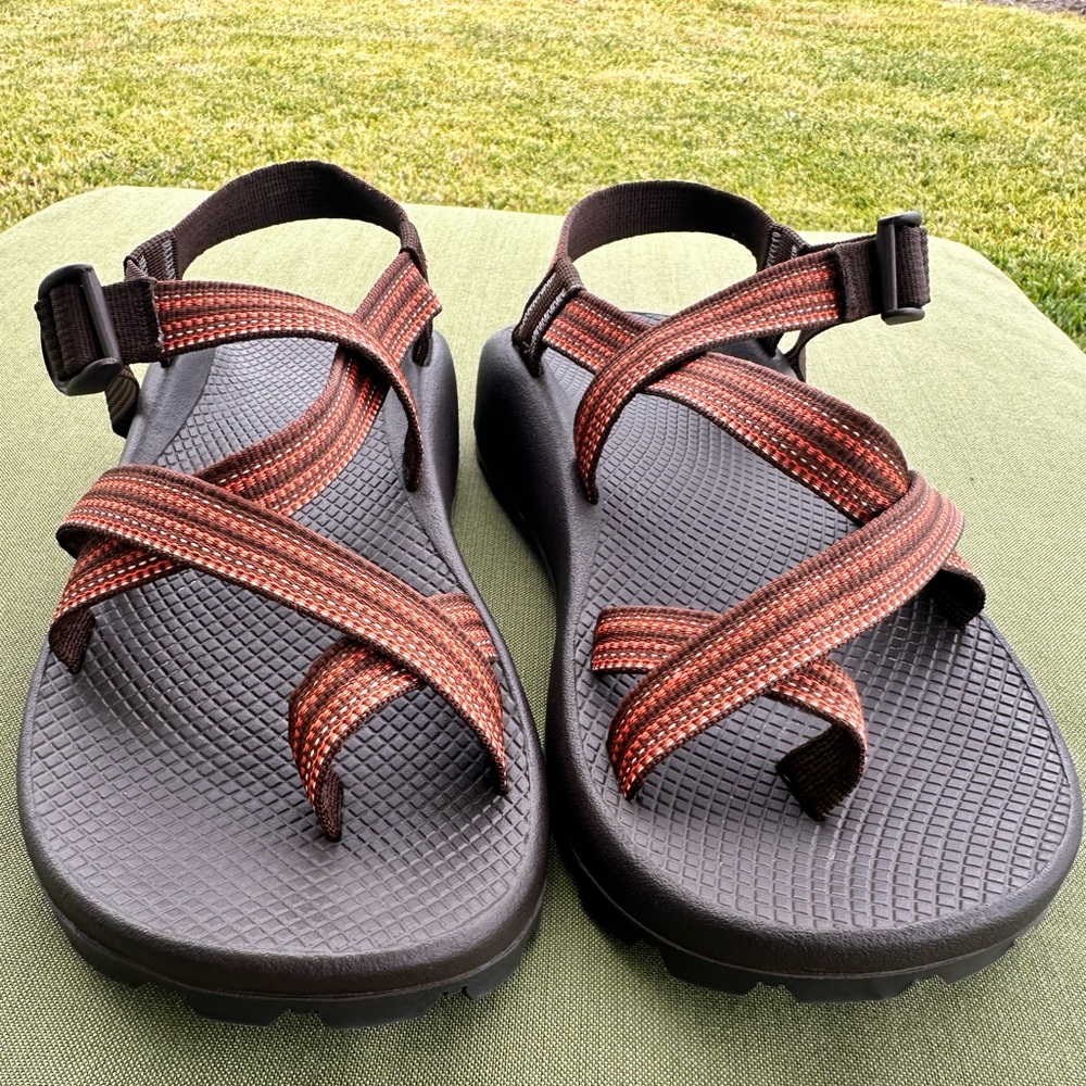 CHACO Me ‘s Vibram Sole Red Brown Size 9M